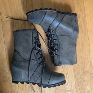 Wedge boots hidden wedge